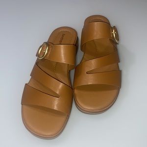 Baretraps Velcro closure sandals W 9 1/2